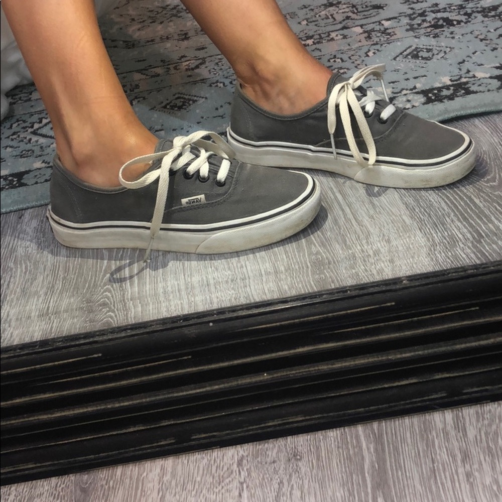 Vans women 7.5, mens 6